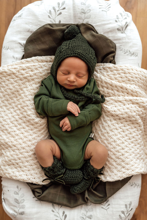 Snuggle Hunny Merino Wool Bonnet & Booties - Olive